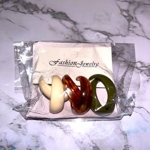 Pack of 3 earrings !